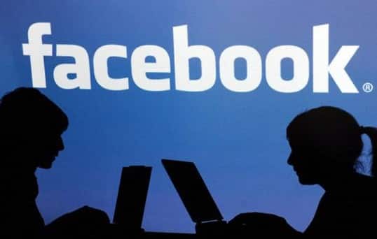 Come scaricare i propri dati da Facebook sullo smartphone