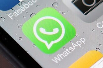 Correggere data e ora su WhatsApp