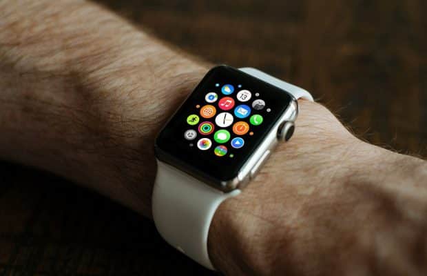 Come procedere all'attivazione di Apple Watch solamente con il semplice movimento del polso